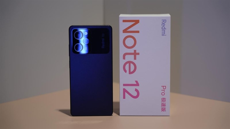 máy vẫn được trang bị đầy đủ các tính năng camera cần có, đồng thời được tối ưu tốc độ màn trập để bạn có thể nhanh chóng ghi lại những khoảnh khắc lướt qua.