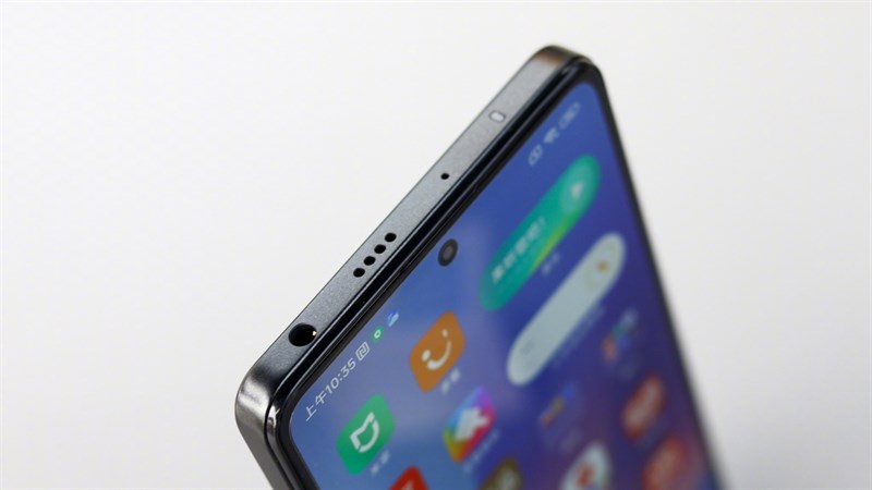 Cạnh trên của Redmi Note 12 Pro Speed Edition.