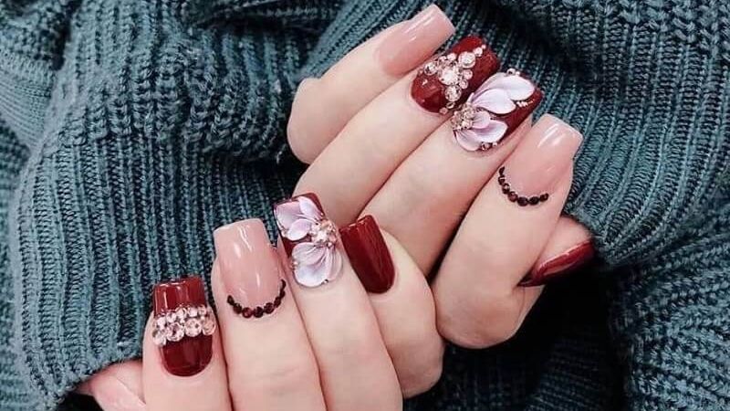 Mẫu nail đỏ đất phối sơn móng hồng