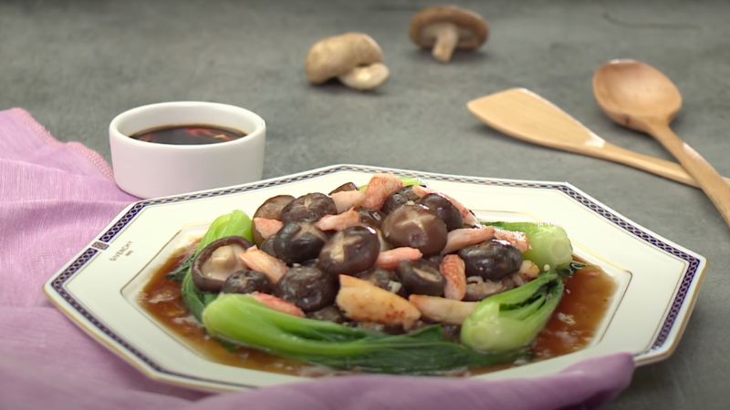 Cải thìa xào nấm đông cô thịt cua thơm ngon hấp dẫn