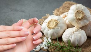Mẹo hay từ tỏi giúp dưỡng móng tay nhanh dài và chắc khỏe tại nhà