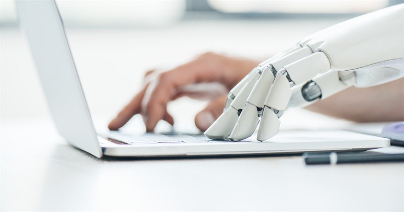 Bên cạnh đó, cũng xuất hiện một số lo ngại rằng ChatGPT nói riêng và AI đang đe dọa đến những công việc liên quan đến sáng tạo nội dung. Bên cạnh đó, cũng xuất hiện một số lo ngại rằng ChatGPT nói riêng và AI đang đe dọa đến những công việc liên quan đến sáng tạo nội dung.