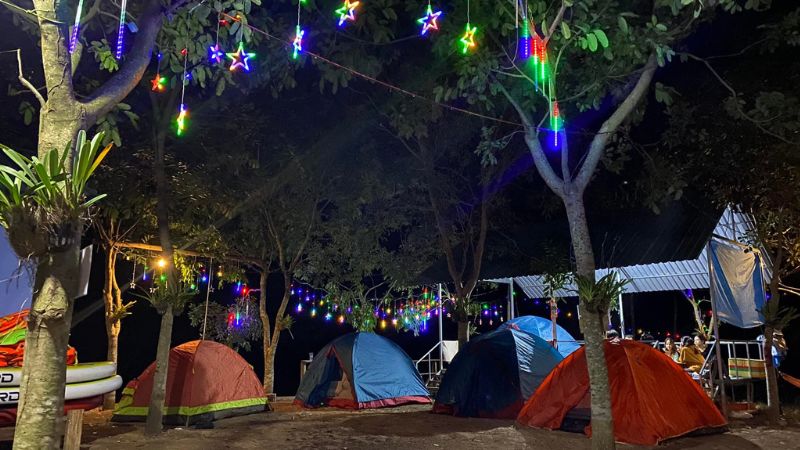 Bãi cắm trại Holiday Camping