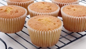 Mách bạn làm bánh cupcake sữa chua thơm ngất ngây