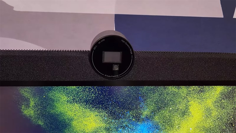Trên tay màn hình Dell UltraSharp 32 inch 6K Trên tay màn hình Dell UltraSharp 32 inch 6K