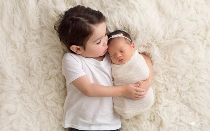 Quan tâm đến cảm xúc của trẻ nhiều hơn khi em chào đời Quan tâm đến cảm xúc của trẻ nhiều hơn khi em chào đời