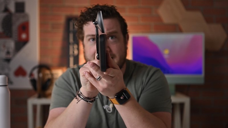  HyperJuice 4-in-1 MagSafe có kích thước 202.7 x 170 x 40 mm khi gấp lại và khối lượng là 550 gram.