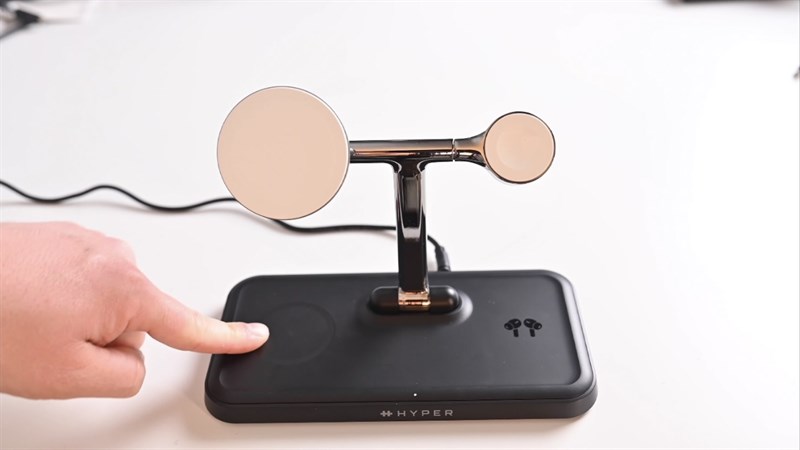 HyperJuice 4-in-1 MagSafe thiết kế thanh lịch, gọn gàng.