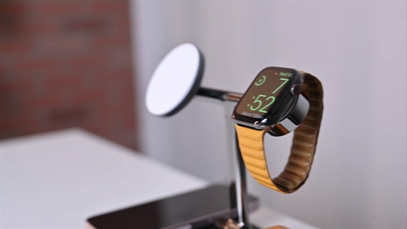 Nhờ thiết kế sạc tích hợp mà chúng ta cũng hạn chế được tình trạng phải mang theo nhiều dây sạc ở khắp nơi.