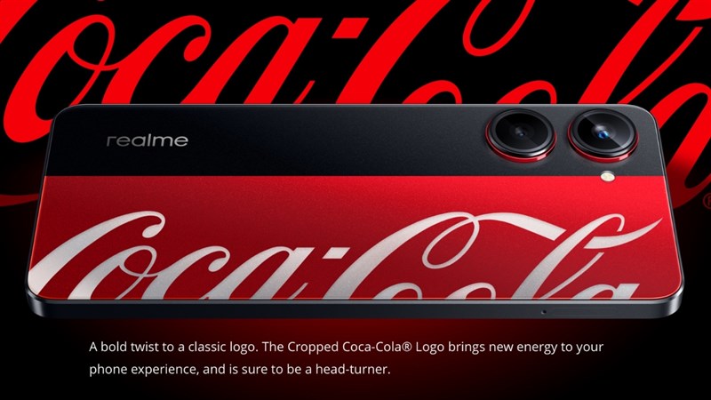 Mặt lưng của máy nổi bật với hình ảnh Coca-Cola