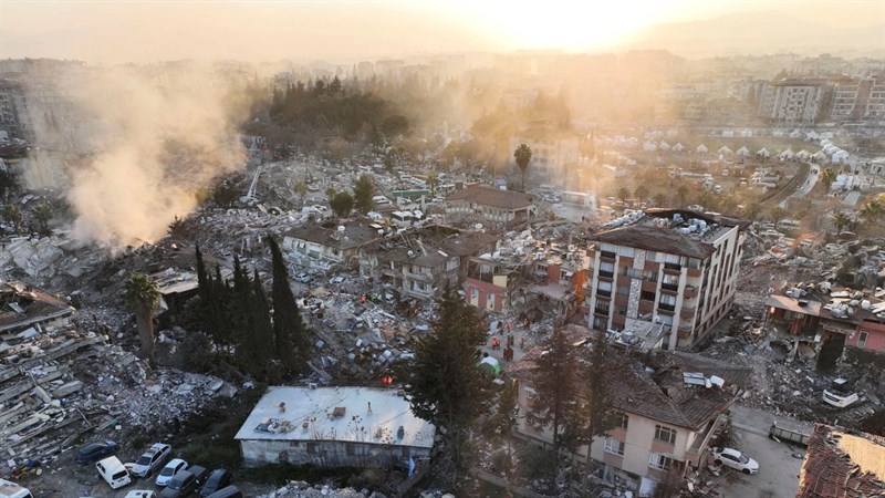 Một tòa nhà cao tầng tại Thổ Nhĩ Kỳ sau trận động đất