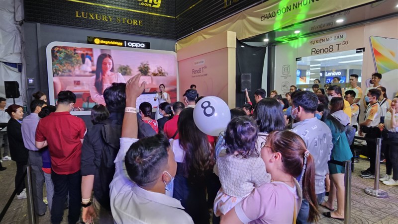 Toàn cảnh sự kiện giao OPPO Reno8 T Series đầu tiên cho khách hàng Toàn cảnh sự kiện giao OPPO Reno8 T Series đầu tiên cho khách hàng