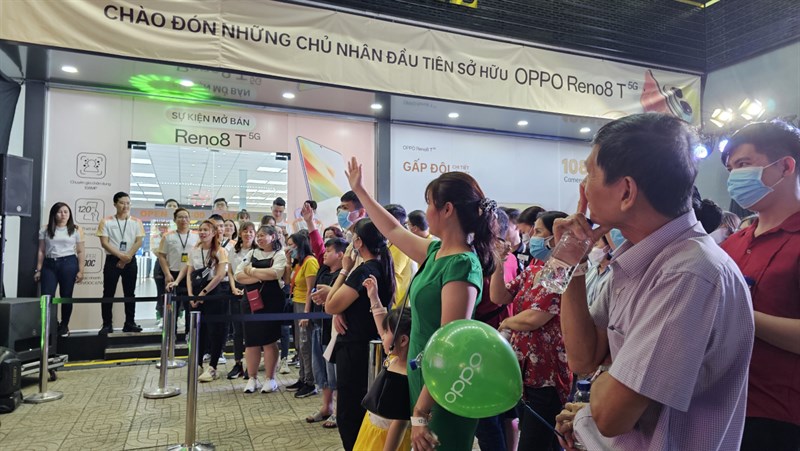 Toàn cảnh sự kiện giao OPPO Reno8 T Series đầu tiên cho khách hàng Toàn cảnh sự kiện giao OPPO Reno8 T Series đầu tiên cho khách hàng