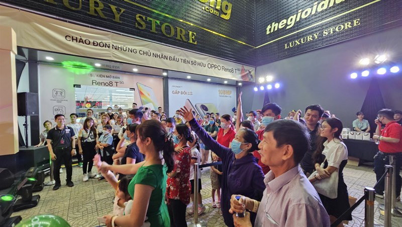 Toàn cảnh sự kiện giao OPPO Reno8 T Series đầu tiên cho khách hàng Toàn cảnh sự kiện giao OPPO Reno8 T Series đầu tiên cho khách hàng