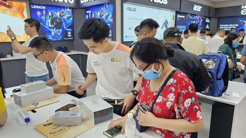 Toàn cảnh sự kiện giao OPPO Reno8 T Series đầu tiên cho khách hàng Toàn cảnh sự kiện giao OPPO Reno8 T Series đầu tiên cho khách hàng