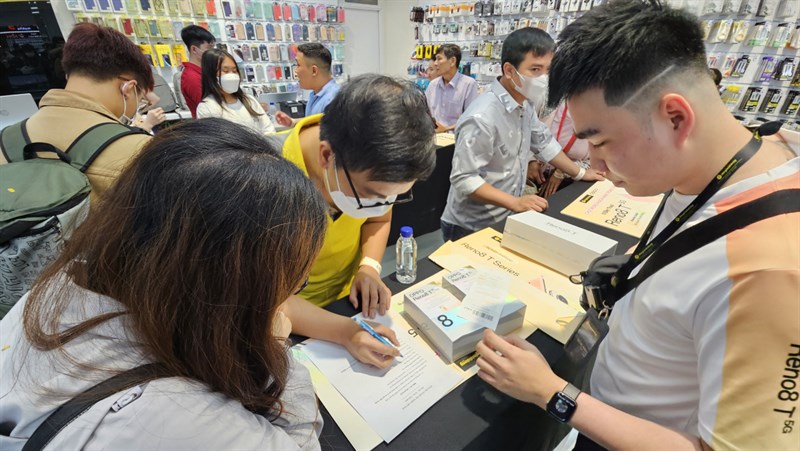 Toàn cảnh sự kiện giao OPPO Reno8 T Series đầu tiên cho khách hàng Toàn cảnh sự kiện giao OPPO Reno8 T Series đầu tiên cho khách hàng