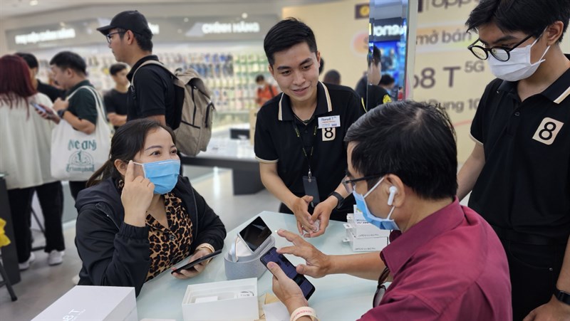 Toàn cảnh sự kiện giao OPPO Reno8 T Series đầu tiên cho khách hàng Toàn cảnh sự kiện giao OPPO Reno8 T Series đầu tiên cho khách hàng