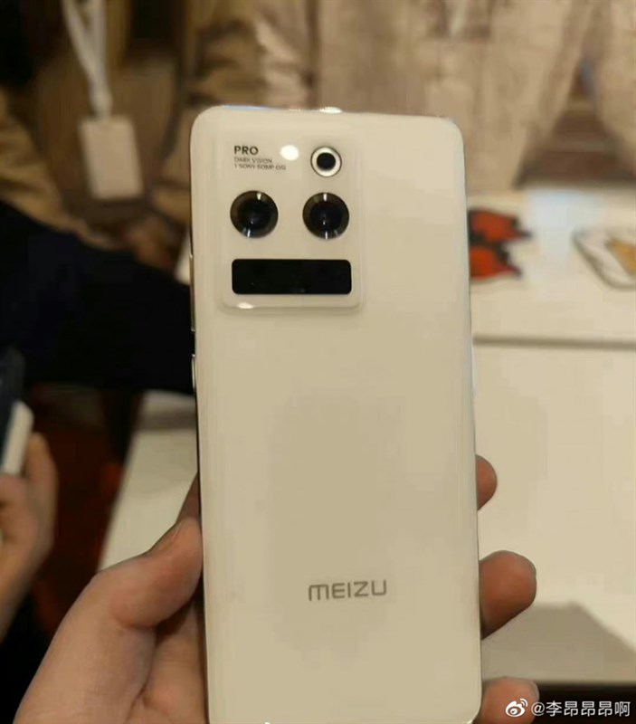 Meizu 20 Pro bất ngờ lộ diện ngoài đời thực Meizu 20 Pro bất ngờ lộ diện ngoài đời thực