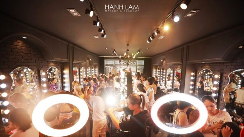 Hạnh Lâm Makeup & Academy