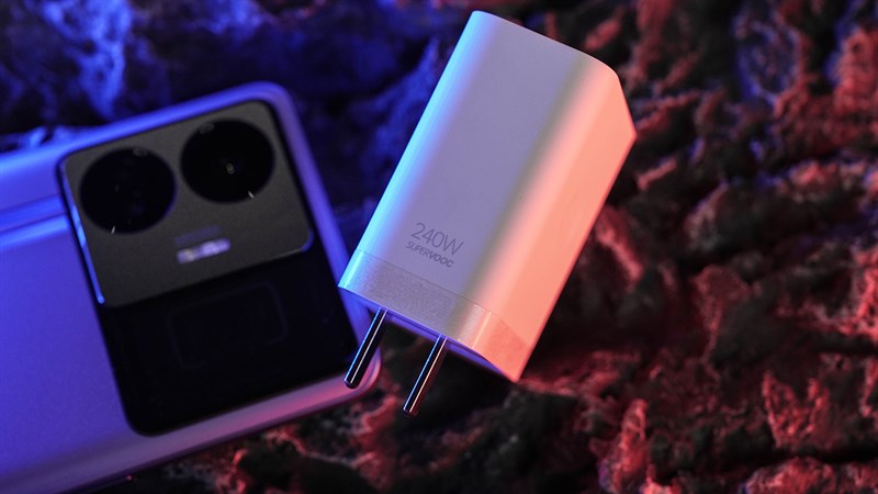 Trên tay realme GT Neo5