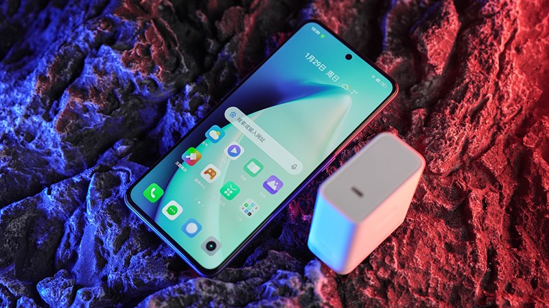 Trên tay realme GT Neo5 Trên tay realme GT Neo5