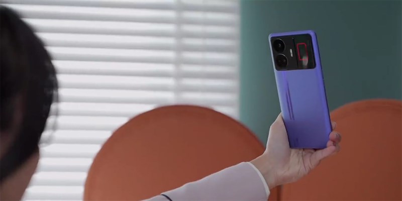 Trên tay realme GT Neo5