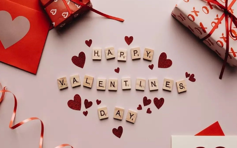 Ai mà cần sô cô là cơ chứ? Cuộc sống của em đã quá ngọt ngào khi ở bên anh. Chúc anh Valentine vui vẻ, chồng yêu!