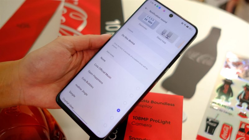 realme 10 Pro 5G Coca-Cola Edition còn có các âm báo theo phong cách Coca-Cola cho người dùng tùy ý lựa chọn realme 10 Pro 5G Coca-Cola Edition còn có các âm báo theo phong cách Coca-Cola cho người dùng tùy ý lựa chọn