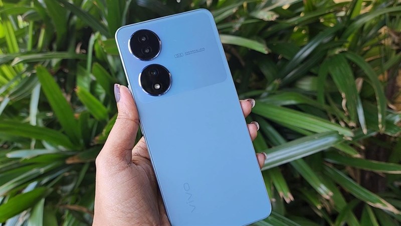 Ngoại hình Vivo Y100 đăng tải bởi SlashLeaks Ngoại hình Vivo Y100 đăng tải bởi SlashLeaks