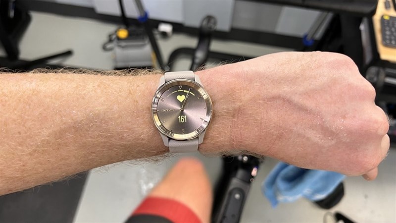 Garmin vivomove Trend có giá khởi điểm là 269 USD (khoảng 6.3 triệu đồng).