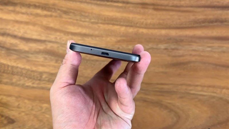 Trên tay Nokia C12: Chiếc smartphone bình dân với ngoại hình năng động, hiệu năng đủ dùng Trên tay Nokia C12: Chiếc smartphone bình dân với ngoại hình năng động, hiệu năng đủ dùng