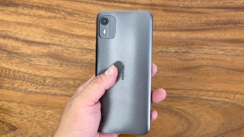 Trên tay Nokia C12: Chiếc smartphone bình dân với ngoại hình năng động, hiệu năng đủ dùng Trên tay Nokia C12: Chiếc smartphone bình dân với ngoại hình năng động, hiệu năng đủ dùng