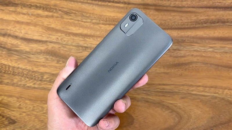 Trên tay Nokia C12: Chiếc smartphone bình dân với ngoại hình năng động, hiệu năng đủ dùng Trên tay Nokia C12: Chiếc smartphone bình dân với ngoại hình năng động, hiệu năng đủ dùng