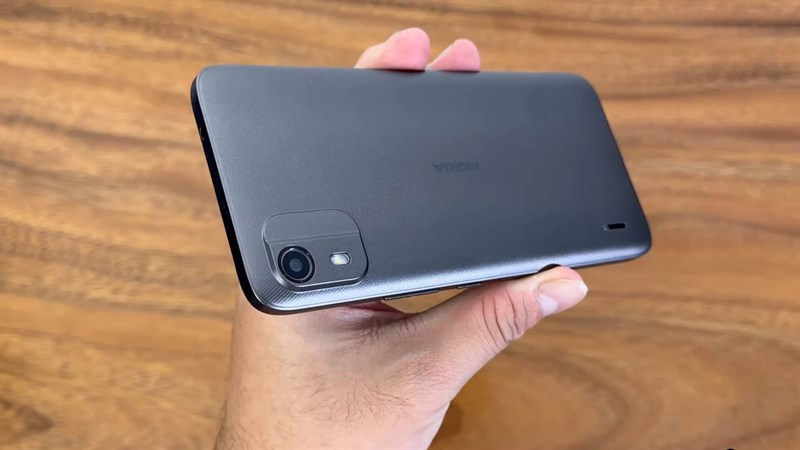 Trên tay Nokia C12: Chiếc smartphone bình dân với ngoại hình năng động, hiệu năng đủ dùng Trên tay Nokia C12: Chiếc smartphone bình dân với ngoại hình năng động, hiệu năng đủ dùng