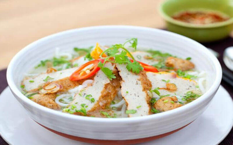 Mách bạn làm bánh canh gõ gáo dừa đậm đà, hấp dẫn