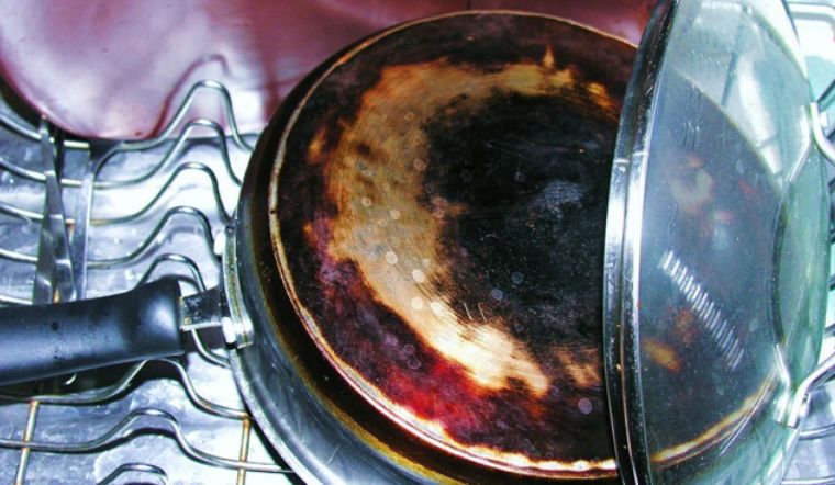 3 mẹo cực hay giúp cọ sạch xoong nồi trắng tinh như mới mua