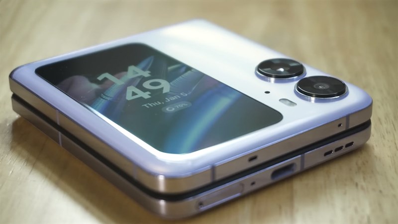 OPPO Find N2 Flip được chế tác từ chất liệu kính nhám và khung kim loại