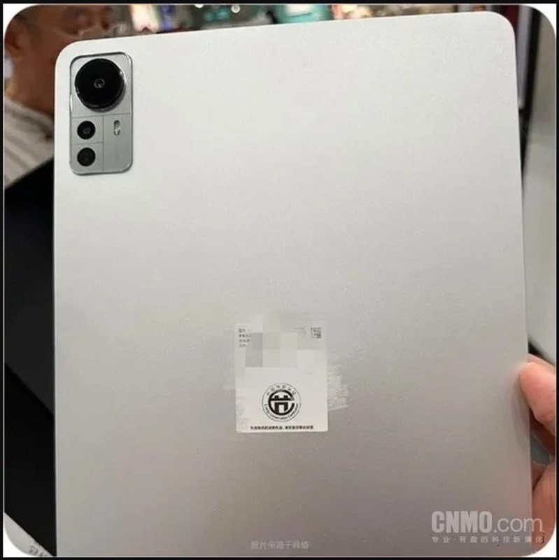 Hình ảnh thực tế bị rò rỉ được cho là của Xiaomi Pad 6 Hình ảnh thực tế bị rò rỉ được cho là của Xiaomi Pad 6