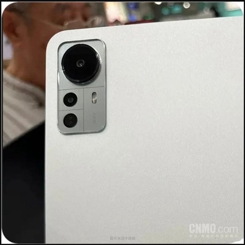 Thiết kế cụm camera sau trên Xiaomi Pad 6 tương tự như Xiaomi 12 Thiết kế cụm camera sau trên Xiaomi Pad 6 tương tự như Xiaomi 12