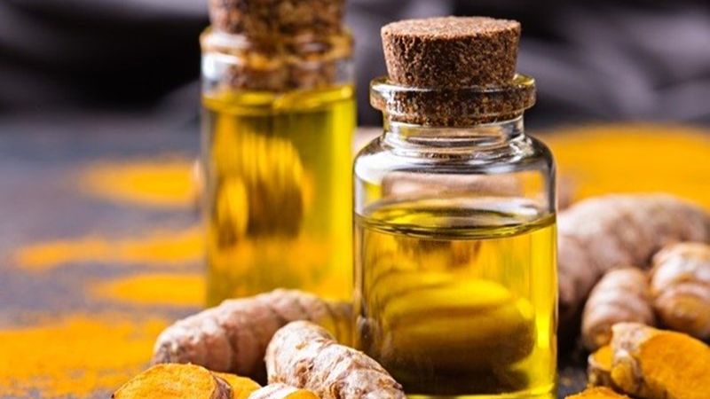 Skincare benefits of turmeric oil