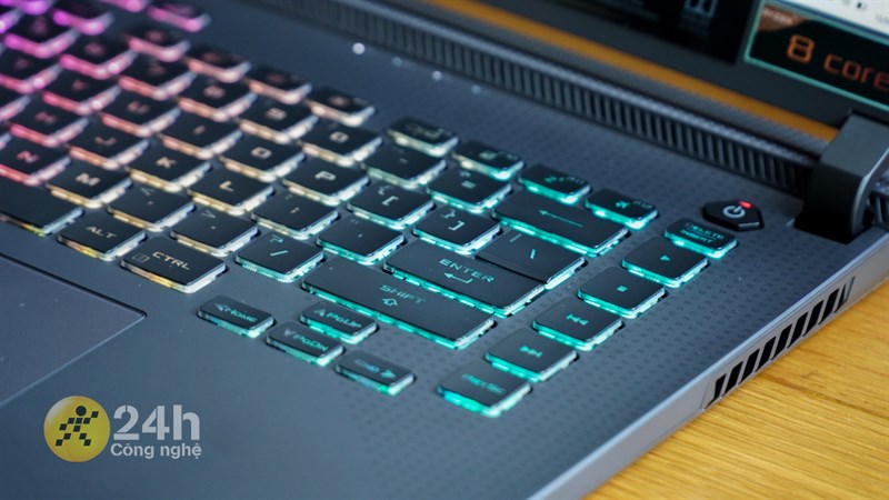 Dù có kích thước 15.6 inch nhưng ASUS ROG Strix G15 (2021) sẽ không sở hữu cụm phím số.