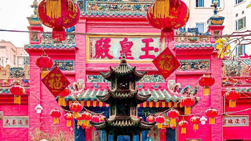 Ghé thăm chùa Ngọc Hoàng, chốn tâm linh hút khách giữa lòng Sài Gòn