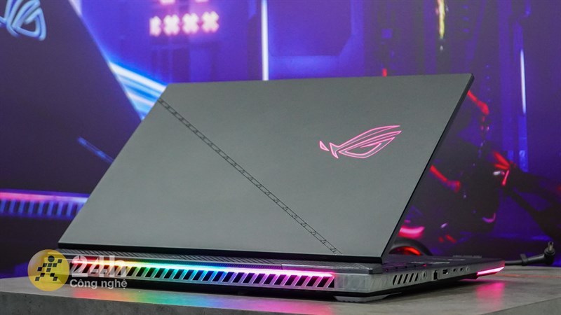 Asus Gaming ROG Strix SCAR 18 G834JY i9