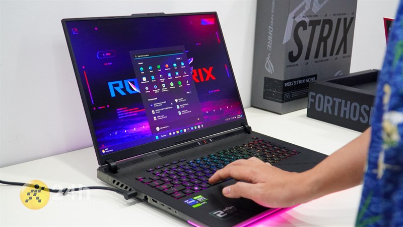 Asus Gaming ROG Strix SCAR 18 G834JY i9