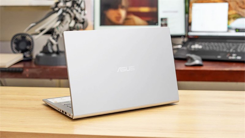 5 chiếc laptop rẻ nhất tại TGDĐ, có mẫu dưới 5 triệu có thể gập mở 360 độ