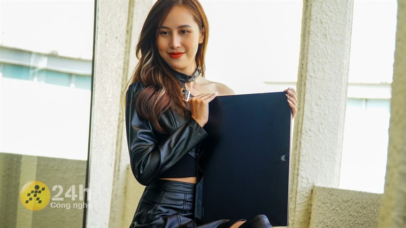 Acer Predator Helios 18 hiện được Acer công bố mức giá tại Việt Nam là 129.99 triệu đồng. Acer Predator Helios 18 hiện được Acer công bố mức giá tại Việt Nam là 129.99 triệu đồng.