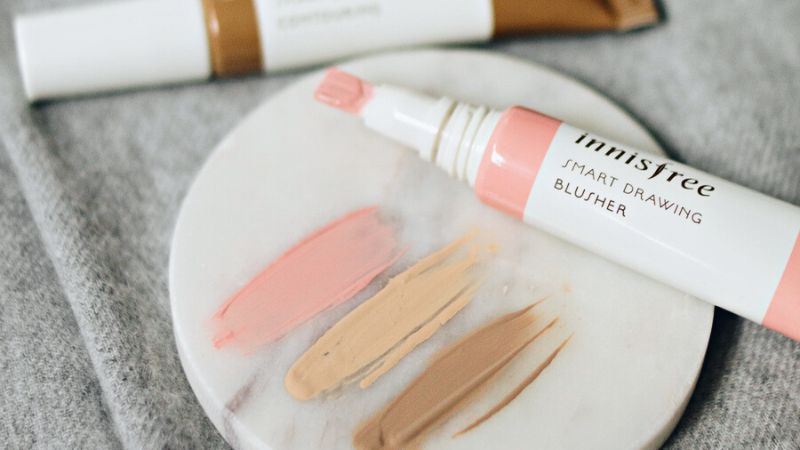 Kem nền Innisfree Drawing Foundation