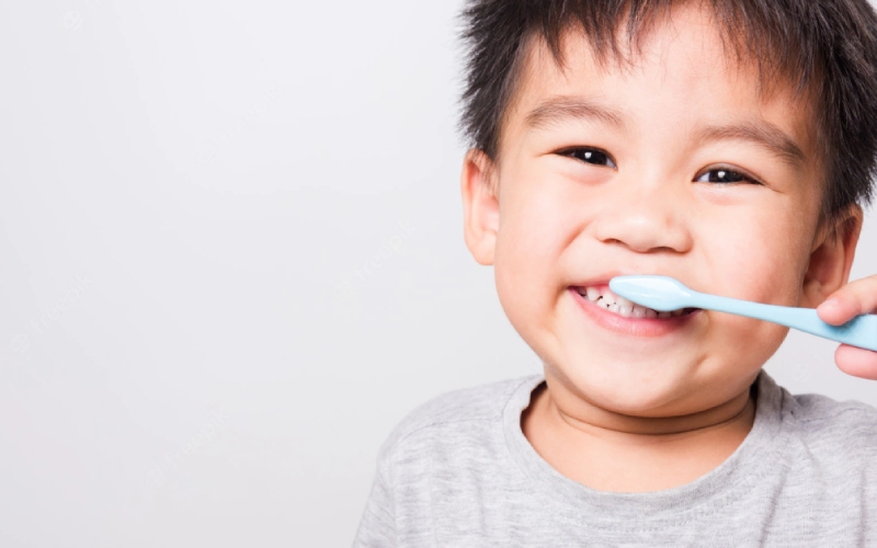 Chăm sóc răng miệng theo độ tuổi của bé