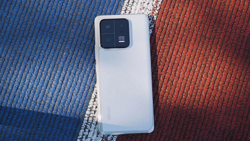 Phong cách thiết kế trên thế hệ Xiaomi 13 phải nói là quá chất Phong cách thiết kế trên thế hệ Xiaomi 13 phải nói là quá chất