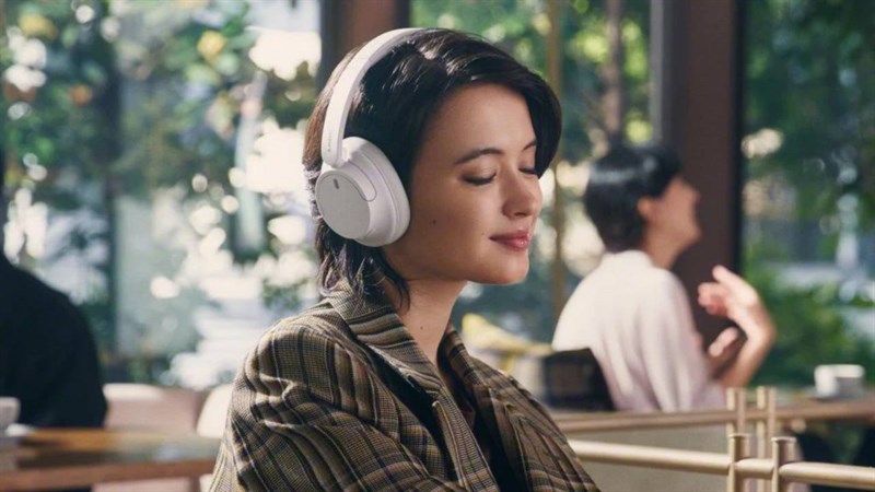 Ra mắt tai nghe over-ear tầm trung của Sony WH-CH720N với các tính năng hàng đầu